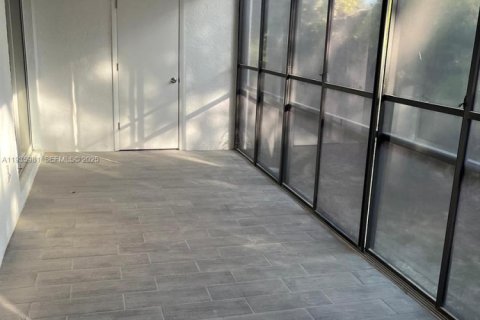 Condo in Port Charlotte, Florida, 2 bedrooms  № 1994056 - photo 3