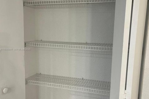 Copropriété à vendre à Port Charlotte, Floride: 2 chambres, 101.45 m2 № 1994056 - photo 26