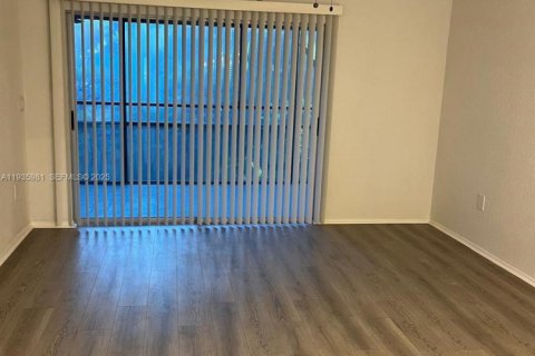 Condo in Port Charlotte, Florida, 2 bedrooms  № 1994056 - photo 8