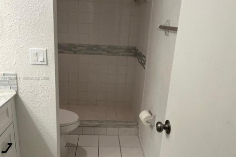 Condo in Port Charlotte, Florida, 2 bedrooms  № 1994056 - photo 11