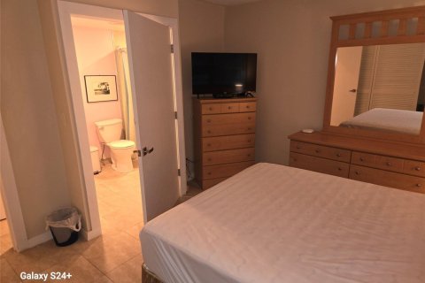 Снять в аренду кондоминиум в Форт-Лодердейл, Флорида 1 спальня, 60.39м2, № 1227590 - фото 1