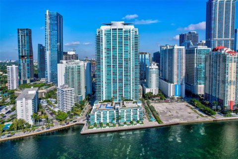 Condo in Miami, Florida, 1 bedroom  № 2014244 - photo 26