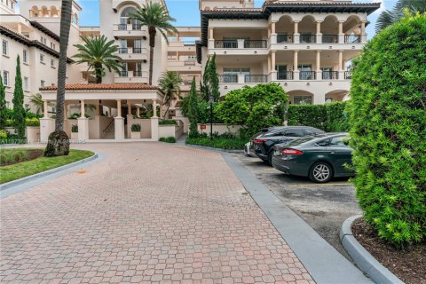 Condo in Miami Beach, Florida, 2 bedrooms  № 1924574 - photo 30