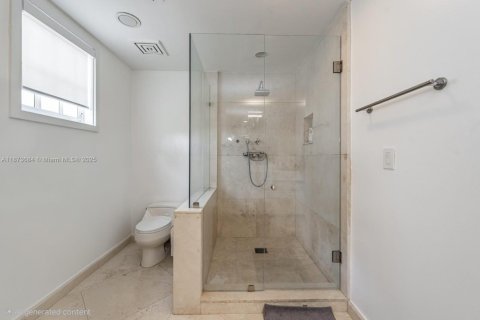 Condo in Miami Beach, Florida, 2 bedrooms  № 1924574 - photo 24