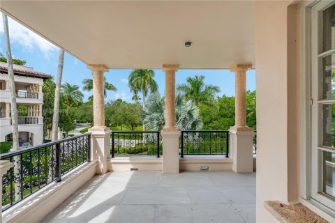 Condo in Miami Beach, Florida, 2 bedrooms  № 1924574 - photo 27