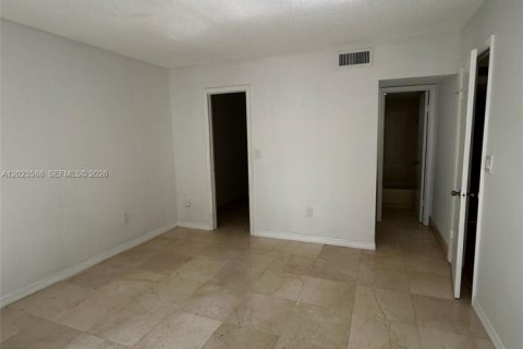Condominio en alquiler en Plantation, Florida, 2 dormitorios, 90.12 m2 № 2154047 - foto 24