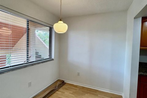 Condominio en alquiler en Plantation, Florida, 2 dormitorios, 90.12 m2 № 2154047 - foto 15