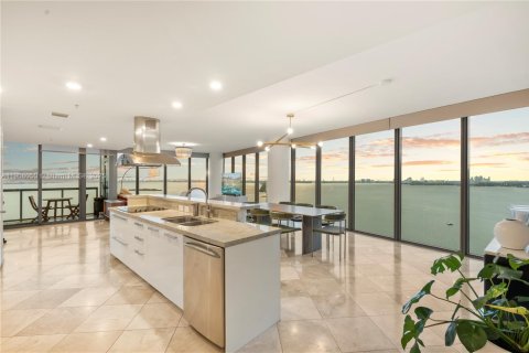 Купить кондоминиум в Майами, Флорида 2 спальни, 173.73м2, № 1957163 - фото 5