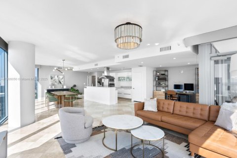 Купить кондоминиум в Майами, Флорида 2 спальни, 173.73м2, № 1957163 - фото 11