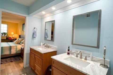 Condo in Clearwater, Florida, 3 bedrooms  № 2140641 - photo 30