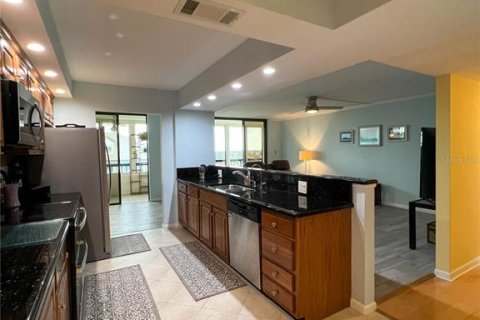 Condo in Clearwater, Florida, 3 bedrooms  № 2140641 - photo 11