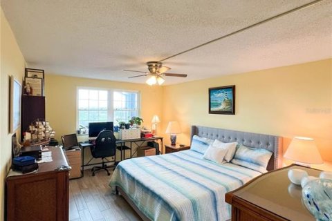 Condo in Clearwater, Florida, 3 bedrooms  № 2140641 - photo 20
