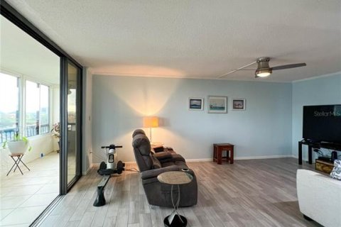 Condo in Clearwater, Florida, 3 bedrooms  № 2140641 - photo 16