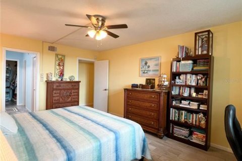 Condo in Clearwater, Florida, 3 bedrooms  № 2140641 - photo 24