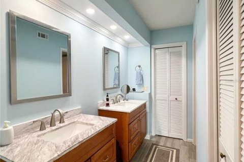 Condo in Clearwater, Florida, 3 bedrooms  № 2140641 - photo 27
