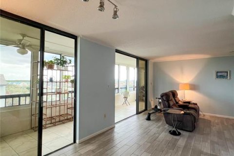 Condo in Clearwater, Florida, 3 bedrooms  № 2140641 - photo 15