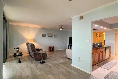 Condo in Clearwater, Florida, 3 bedrooms  № 2140641 - photo 18
