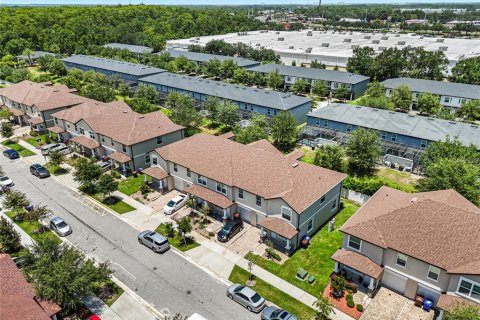 Commercial property in Kissimmee, Florida 16 bedrooms, 161.09 sq.m. № 1848513 - photo 4