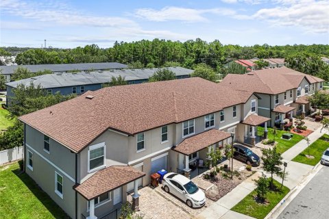 Commercial property in Kissimmee, Florida 16 bedrooms, 161.09 sq.m. № 1848513 - photo 1