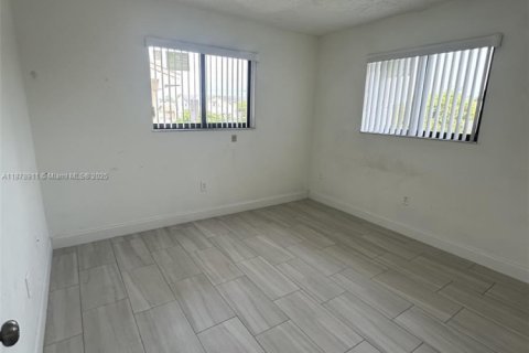 Appartement à louer à Hialeah, Floride: 3 chambres, 102.19 m2 № 1927687 - photo 4