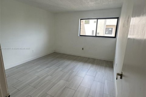 Appartement à louer à Hialeah, Floride: 3 chambres, 102.19 m2 № 1927687 - photo 6