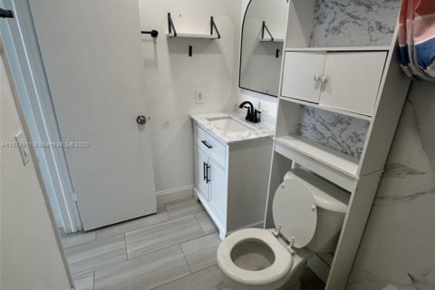 Appartement à louer à Hialeah, Floride: 3 chambres, 102.19 m2 № 1927687 - photo 9