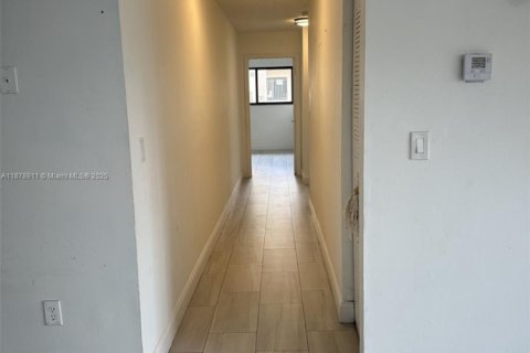 Appartement à louer à Hialeah, Floride: 3 chambres, 102.19 m2 № 1927687 - photo 3