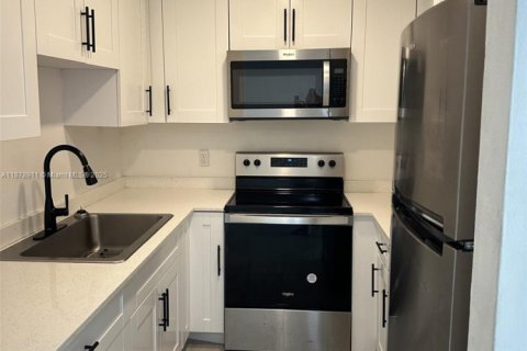 Appartement à louer à Hialeah, Floride: 3 chambres, 102.19 m2 № 1927687 - photo 1