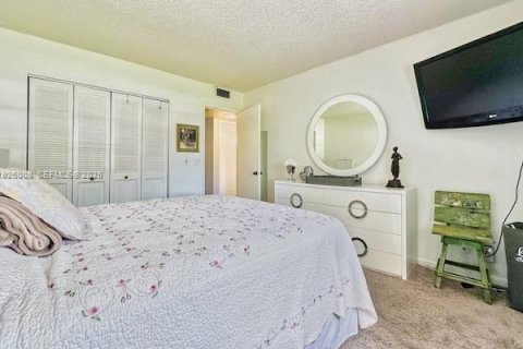 Condominio en alquiler en Pembroke Pines, Florida, 2 dormitorios, 88.63 m2 № 1984474 - foto 14