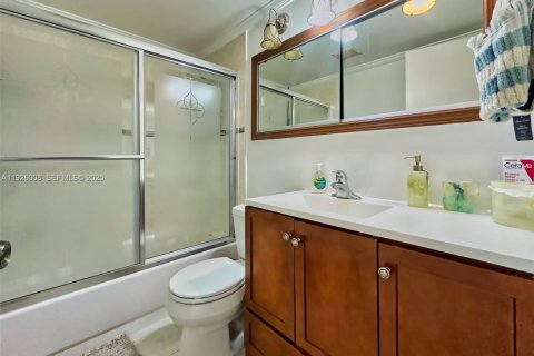 Condominio en alquiler en Pembroke Pines, Florida, 2 dormitorios, 88.63 m2 № 1984474 - foto 16