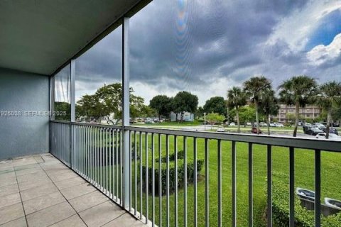 Condominio en alquiler en Pembroke Pines, Florida, 2 dormitorios, 88.63 m2 № 1984474 - foto 25