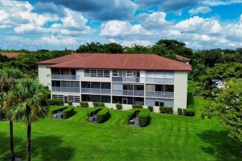 Condominio en alquiler en Pembroke Pines, Florida, 2 dormitorios, 88.63 m2 № 1984474 - foto 1