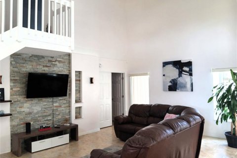 Casa en venta en Kissimmee, Florida, 4 dormitorios, 160.26 m2 № 1884596 - foto 4