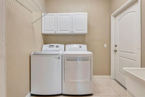 House in Sarasota, Florida 3 bedrooms, 244.7 sq.m. № 1767543 - photo 13