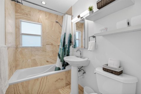 Villa ou maison à louer à Hollywood, Floride: 3 chambres, 106.65 m2 № 1979461 - photo 24