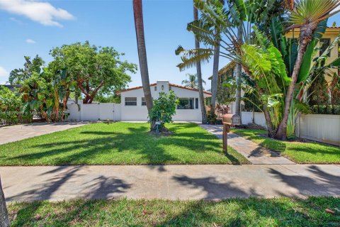 Villa ou maison à louer à Hollywood, Floride: 3 chambres, 106.65 m2 № 1979461 - photo 1