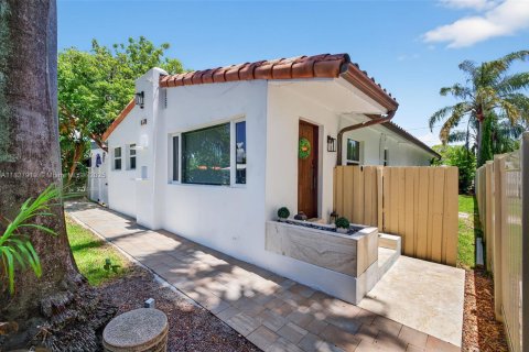 Villa ou maison à louer à Hollywood, Floride: 3 chambres, 106.65 m2 № 1979461 - photo 3