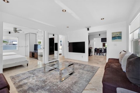 Villa ou maison à louer à Hollywood, Floride: 3 chambres, 106.65 m2 № 1979461 - photo 4