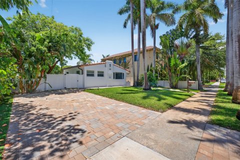 Villa ou maison à louer à Hollywood, Floride: 3 chambres, 106.65 m2 № 1979461 - photo 2