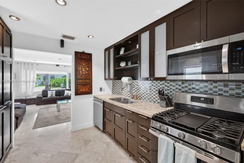 Villa ou maison à louer à Hollywood, Floride: 3 chambres, 106.65 m2 № 1979461 - photo 10