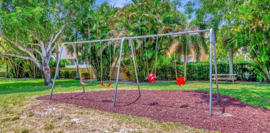 House in Boynton Beach, Florida 3 bedrooms, 132.66 sq.m. № 1182017