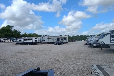 Immobilier commercial à Lakeland, Floride № 2134171