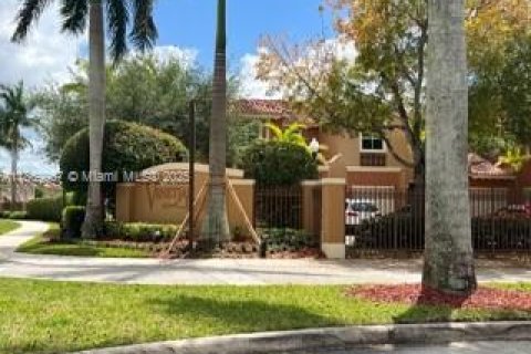 Touwnhouse à louer à Miami, Floride: 3 chambres, 158.86 m2 № 1979431 - photo 4