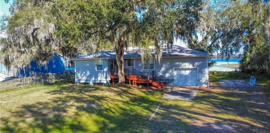 House in Inverness, Florida 2 bedrooms, 87.14 sq.m. № 1543485