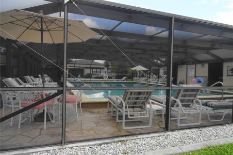 Condominio en venta en Port Charlotte, Florida, 2 dormitorios, 89.19 m2 № 1815939 - foto 11