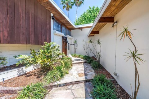 Casa en venta en Treasure Island, Florida, 4 dormitorios, 227.61 m2 № 1687913 - foto 8
