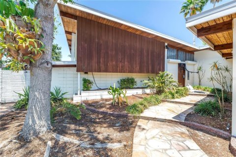 Casa en venta en Treasure Island, Florida, 4 dormitorios, 227.61 m2 № 1687913 - foto 15