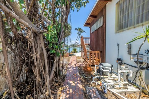Casa en venta en Treasure Island, Florida, 4 dormitorios, 227.61 m2 № 1687913 - foto 16