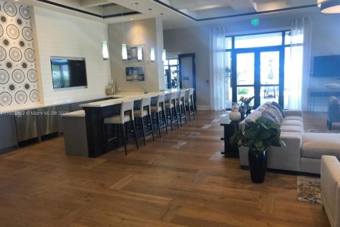 Снять в аренду виллу или дом в Хайалиа, Флорида 3 спальни, 188.13м2, № 1956359 - фото 7