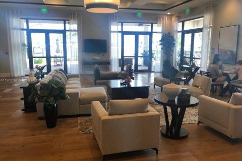 Снять в аренду виллу или дом в Хайалиа, Флорида 3 спальни, 188.13м2, № 1956359 - фото 9